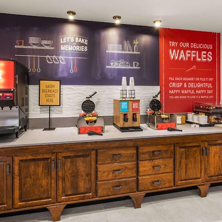 Hampton Inn & Suites Fairbanks Eksteriør bilde