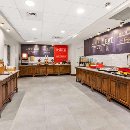 Hampton Inn & Suites Fairbanks Eksteriør bilde