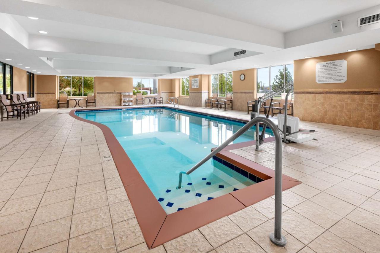 Hampton Inn & Suites Fairbanks Eksteriør bilde