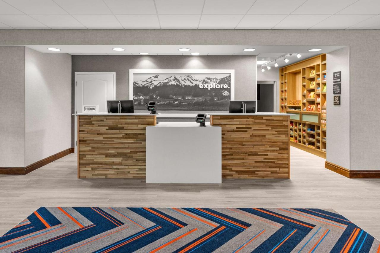 Hampton Inn & Suites Fairbanks Eksteriør bilde
