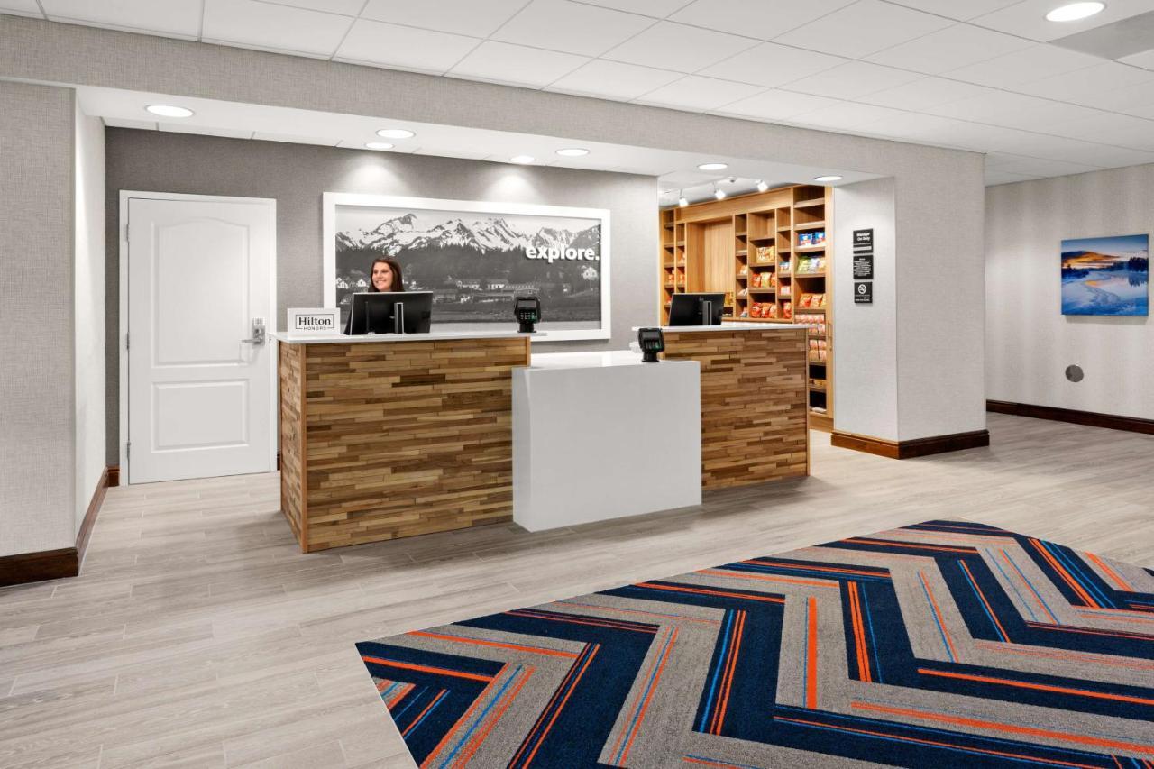 Hampton Inn & Suites Fairbanks Eksteriør bilde