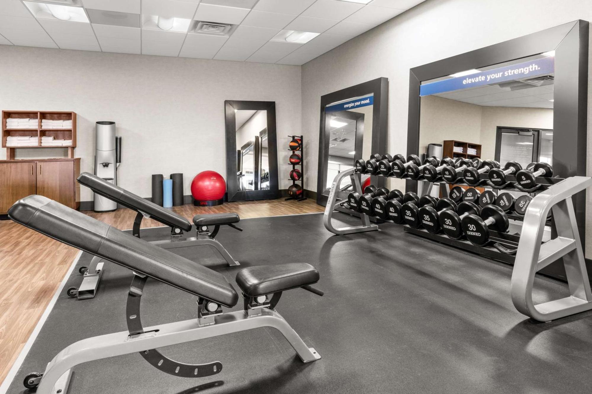 Hampton Inn & Suites Fairbanks Eksteriør bilde
